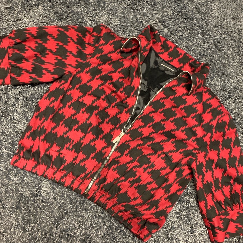 Houndstooth printed cropped jacket ♥️🖤
